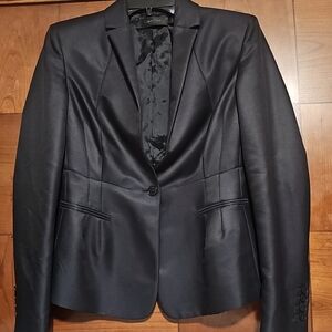 NWOT Calvin Klein collection fitted jacket size 6 Made in Italy75% Wool 25% Silk